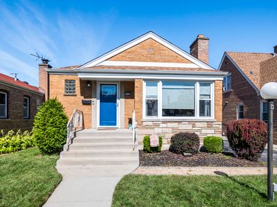 2552 W 81st Pl