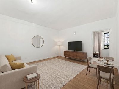 1620 E 2nd St APT 5F