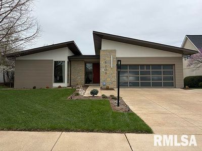 5209 N Ashford Dr