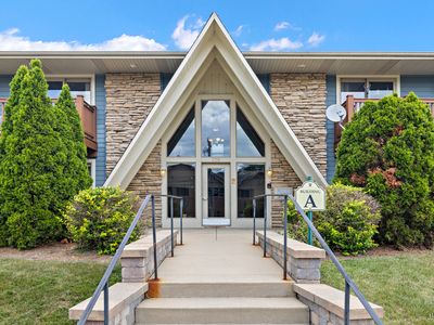 300 Opatrny Dr APT 211