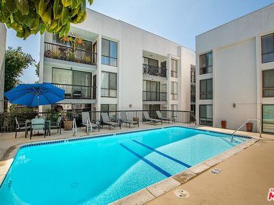 906 N Doheny Dr APT 510