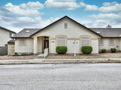 5824 GRANDWOOD DR
