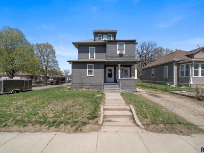 1118 W 8th St