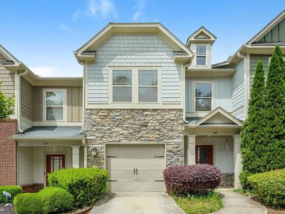 1069 N Village Dr