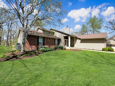 1669 Barberry Cir