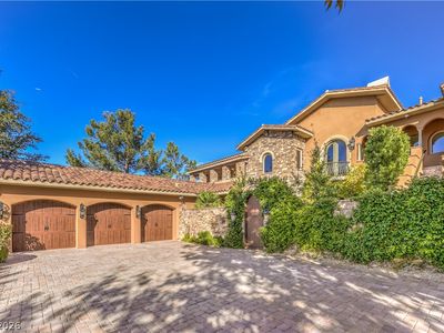 16 Anthem Pointe Ct