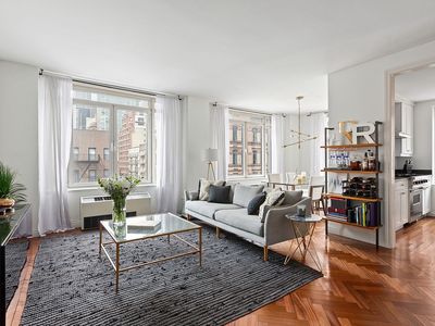 400 E 51st St APT 4B