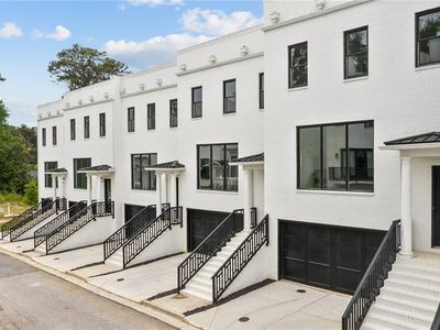 3667 Peachtree Rd NE #14