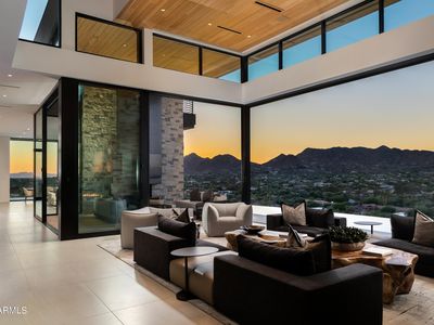 5002 E Valle Vista Way