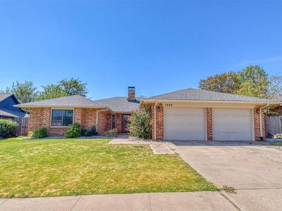 1334 Lowrie Ln