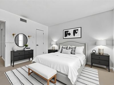 5840 NE 22nd Way APT 725