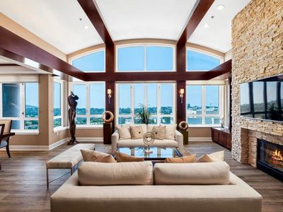 3890 Nobel Dr UNIT 2102