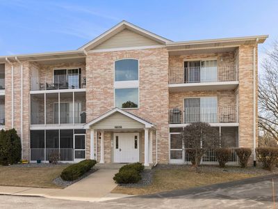 16056 Crystal Creek Dr APT 2B