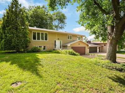 4018 Shamrock Dr NE