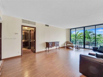 2800 Island Blvd APT 603