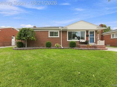 2465 Marian Dr