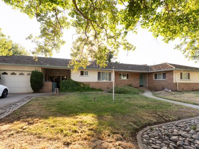 221 N Western Ave