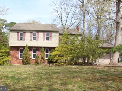 5 Stonehenge Dr