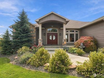 905 Golden Crest Drive
