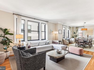 250 S 17th St APT 700