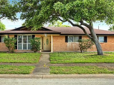 225 Blanco Dr