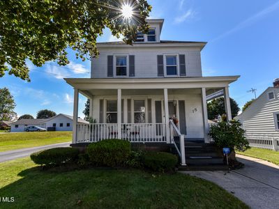 18 Grandoe Lane