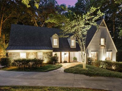 8940 Huntcliff Trce