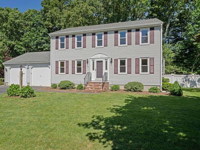 30 Fieldcrest Dr