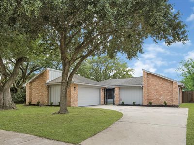 2303 Strait Ln