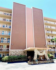 501 NE 14th Ave APT 601