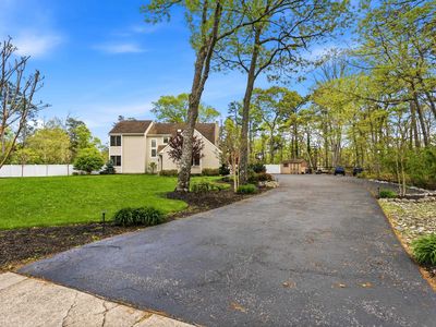 11 Berwyn Dr