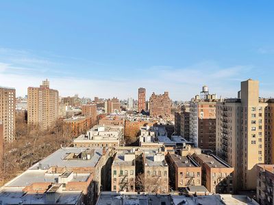 400 Central Park W APT 19G