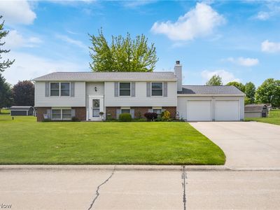 Property at 4506 Honeysuckle Dr, North Canton, OH
