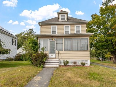 422 Groveland St