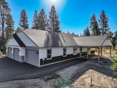 15 White Swan Ct