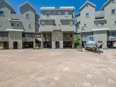 369 Pirates Landing Dr