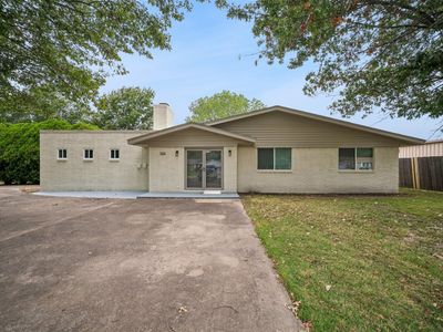 705 N Main St