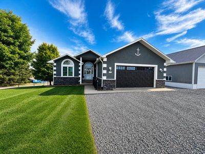 51 Lakeshore