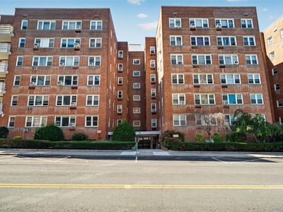 30 E Hartsdale Avenue #3L