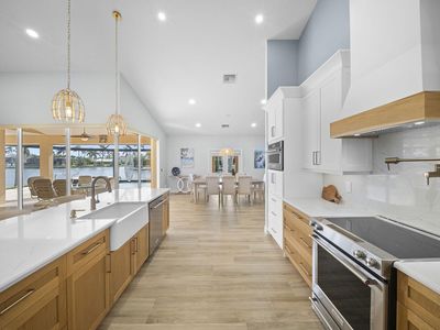 1688 Villa Ct