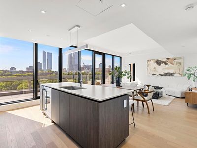 387 8th St #8Y