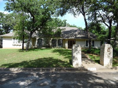 1912 Druid Ln