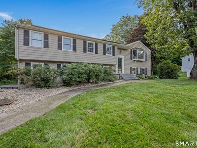 Property at 7 Banbury Drive, West Simsbury, CT