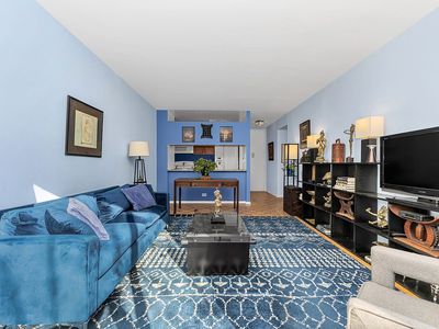 350 W 50th St APT 3F