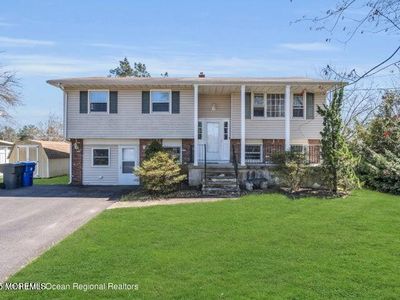 815 Royal Lane