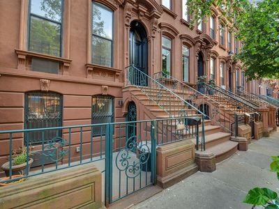 26 E 126th St