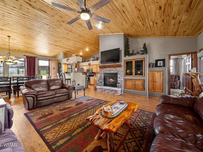 4770 W Covered Wagon Trl