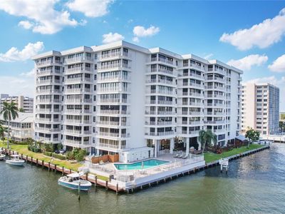 3100 NE 48th Street #907