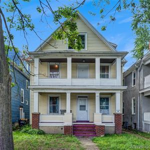 1537 La Salle Ave
