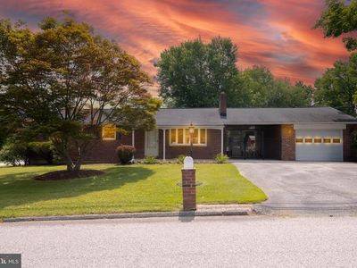 9825 Richlyn Dr
